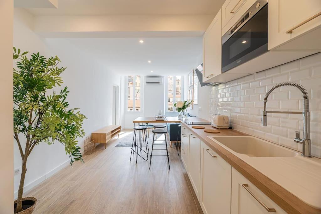 A/c & Balneo In Of Carre D'or #renovated Apartment Nizza